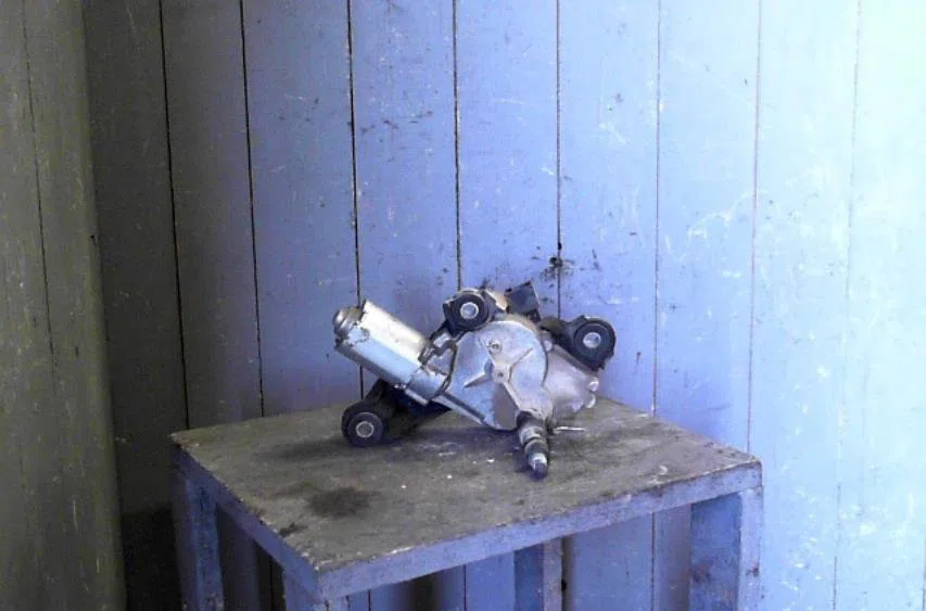 Moteur essuie-glace ar gauche Renault KANGOO Express (FW0-1_) 1.5 dci 70 (fw0a, kw0v) (2008) 4 portes occasion