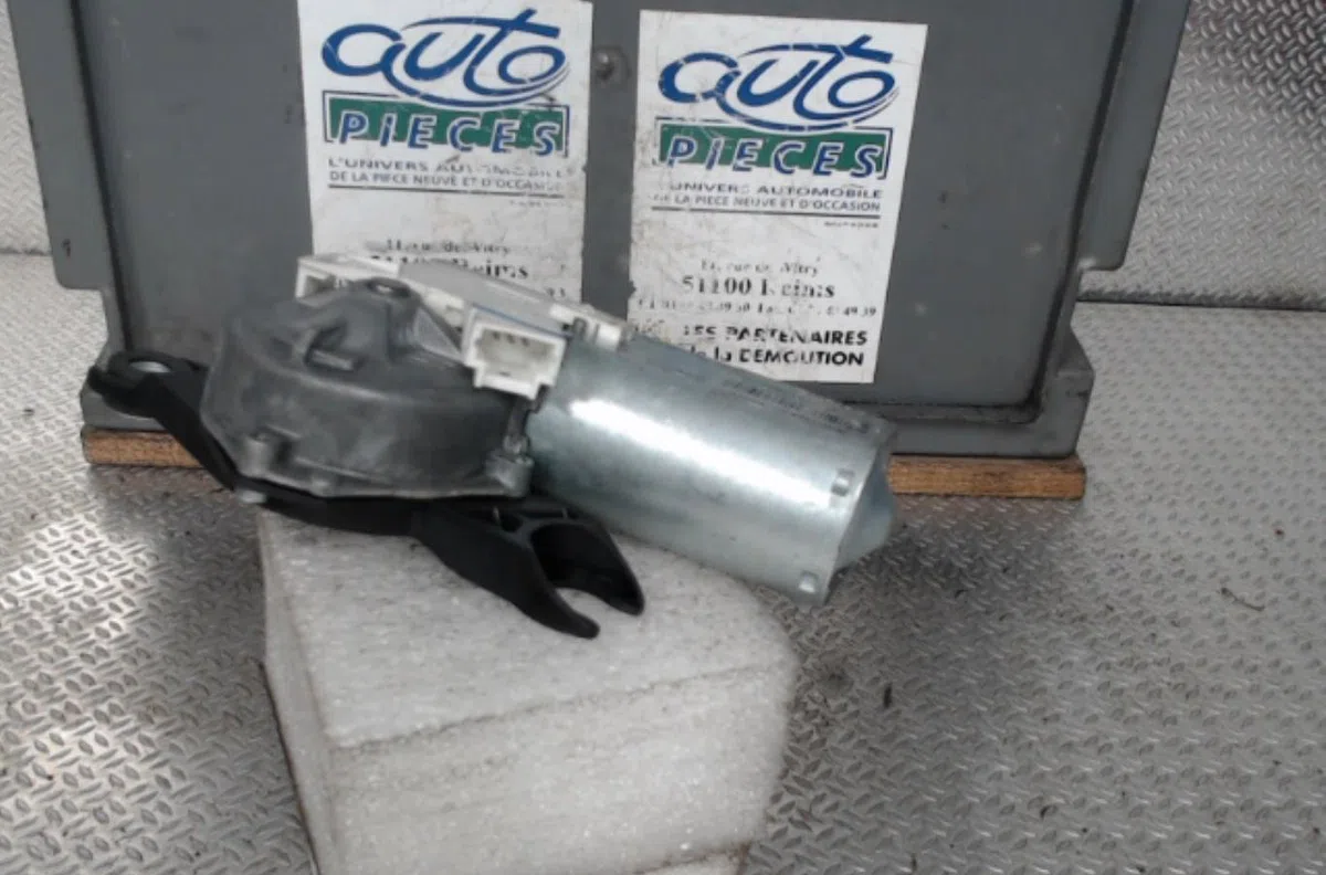 Moteur essuie-glace ar gauche RENAULT LAGUNA 2  LAGUNA 2 PHASE 1 occasion