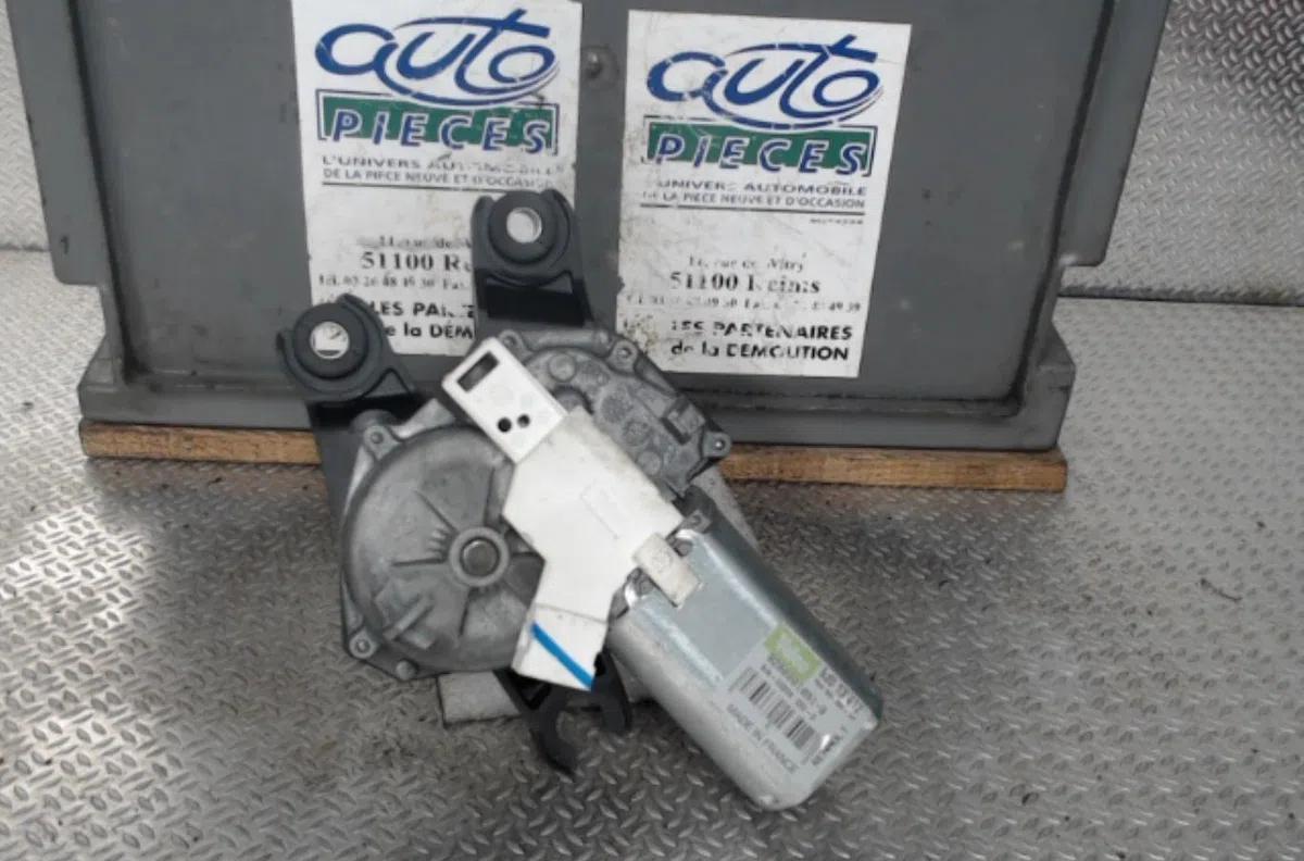 Moteur essuie-glace ar gauche RENAULT LAGUNA 2  LAGUNA 2 PHASE 1 occasion