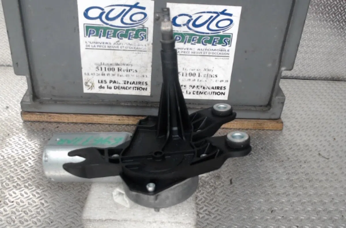 Moteur essuie-glace ar gauche RENAULT LAGUNA 2  LAGUNA 2 PHASE 1 occasion