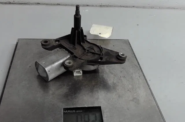 Moteur essuie-glace ar gauche Renault TWINGO II (CN0_) 1.2 (cn0d) (2007-2014) 3 portes occasion