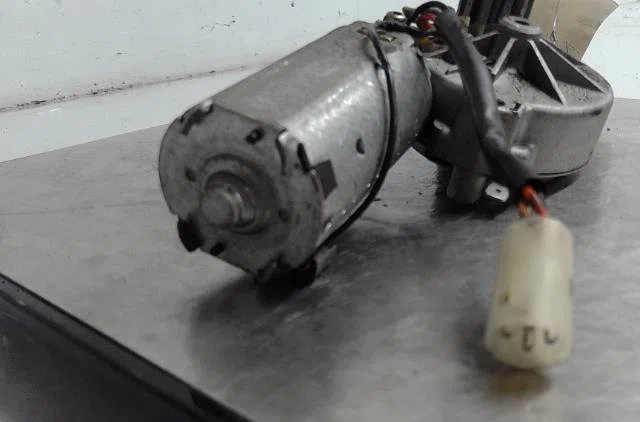 Moteur essuie-glace ar gauche Rover 100 - METRO 3-5 portes (XP) 111 c-l-s (1990-1998) occasion