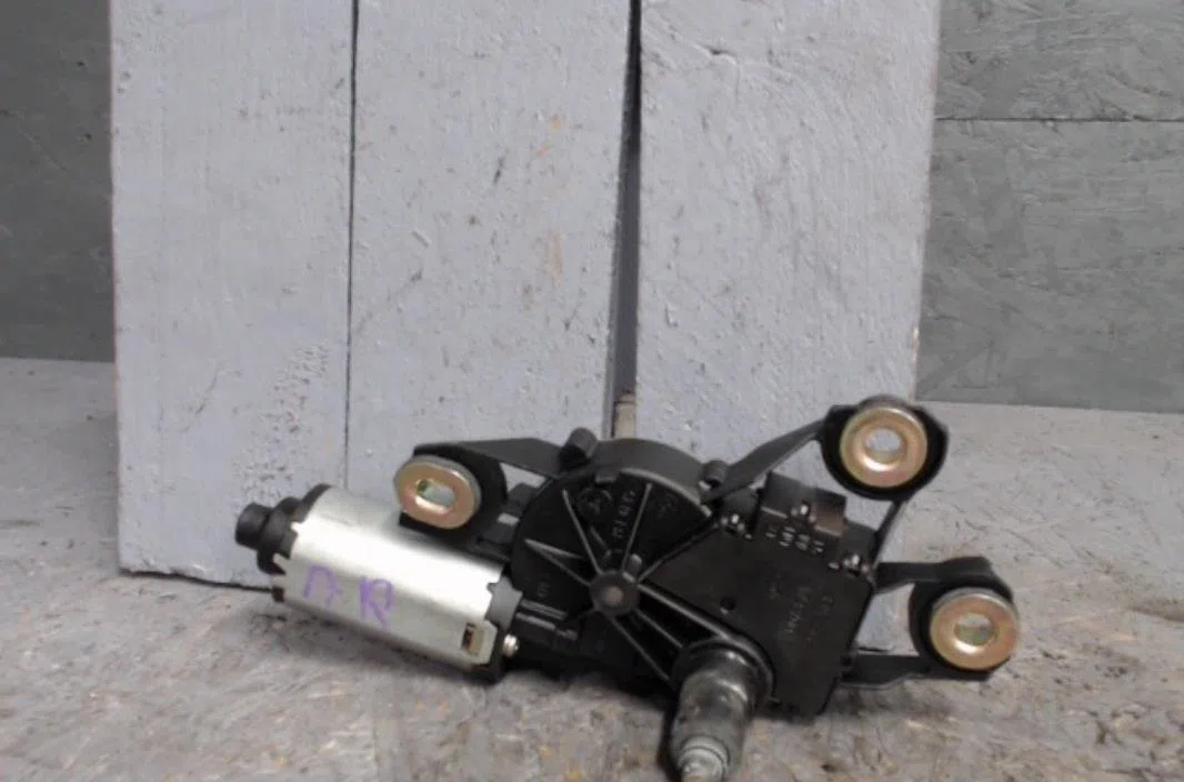 Moteur essuie-glace ar gauche Seat ALTEA (5P1) 1.9 tdi (2004) 5 portes occasion