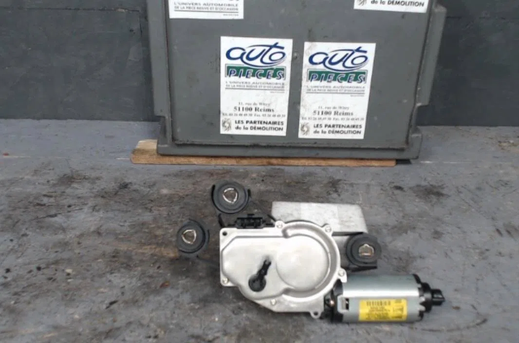 Moteur essuie-glace ar gauche Seat ALTEA (5P1) 2.0 tdi 16v (2004) occasion