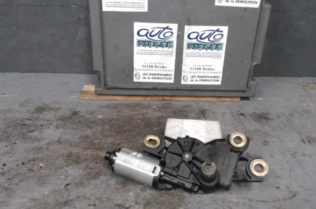 Moteur essuie-glace ar gauche Seat ALTEA (5P1) 2.0 tdi 16v (2004) occasion