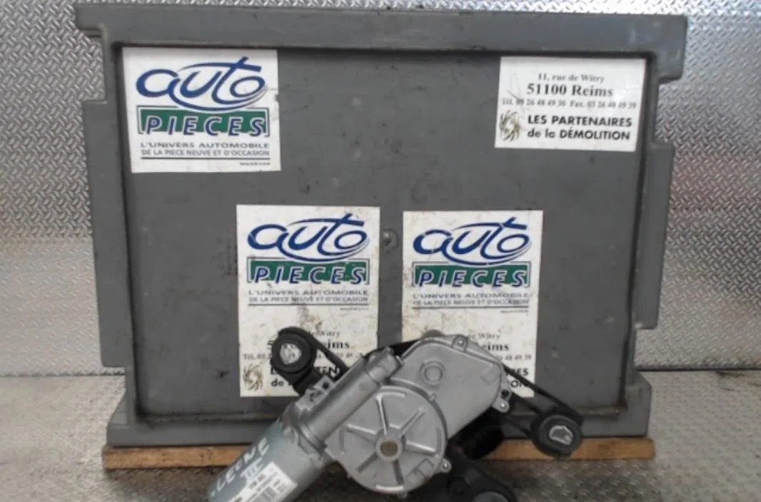 Moteur essuie-glace ar gauche Seat LEON SC (5F5) 1.6 tdi (2013-2018) occasion