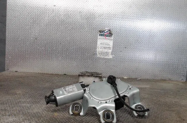 Moteur essuie-glace ar gauche SKODA OCTAVIA 2  OCTAVIA 2 PHASE 1 occasion