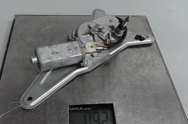 Moteur essuie-glace ar gauche Suzuki GRAND VITARA I (FT, HT) 2.0 4x4 (ta52, tl52, sq 420) (1998-2003) occasion