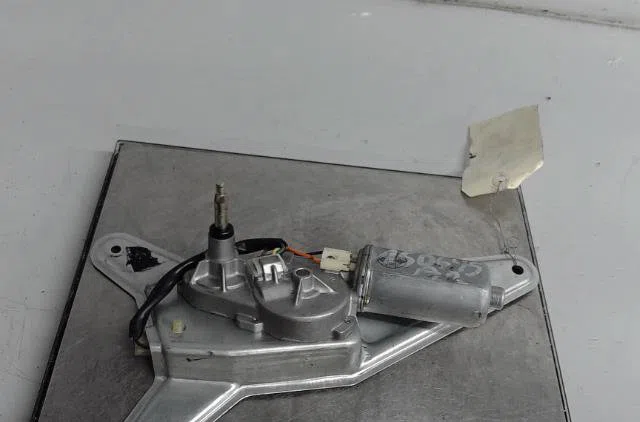 Moteur essuie-glace ar gauche Suzuki GRAND VITARA I (FT, HT) 2.0 4x4 (ta52, tl52, sq 420) (1998-2003) occasion
