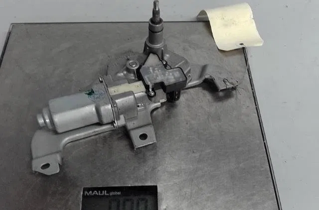 Moteur essuie-glace ar gauche SUZUKI SWIFT 3 occasion