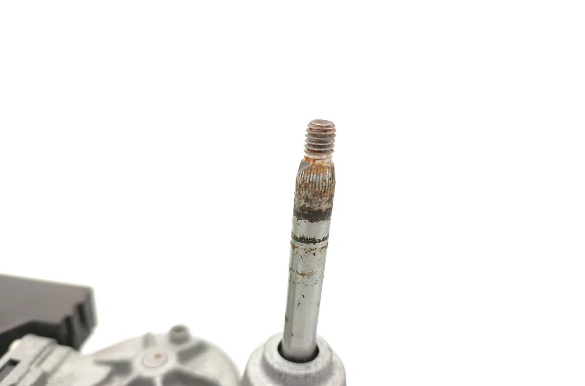Moteur essuie-glace ar gauche TOYOTA AURIS 1 PHASE 2 occasion