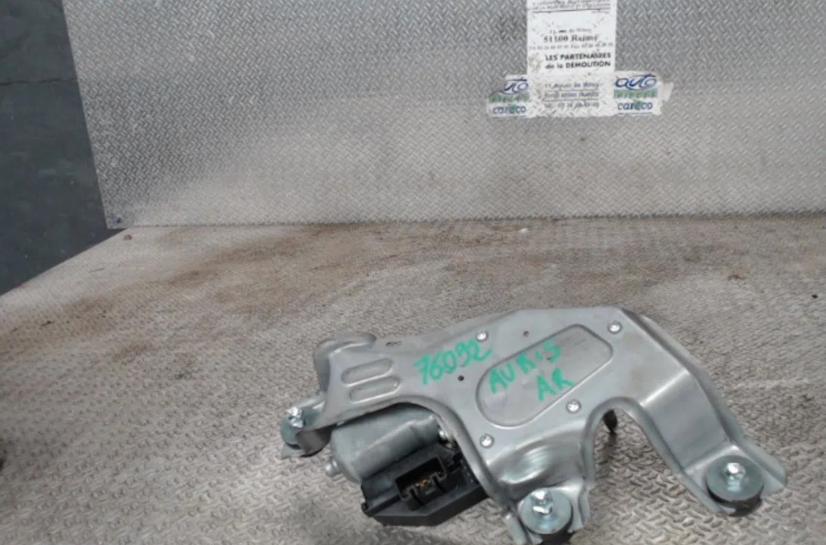 Moteur essuie-glace ar gauche Toyota AURIS (_E18_) 1.8 hybrid (zwe186_) (2012-2018) occasion