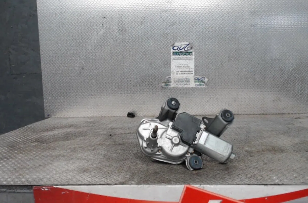 Moteur essuie-glace ar gauche TOYOTA AVENSIS 2  AVENSIS 2 PHASE 1 occasion