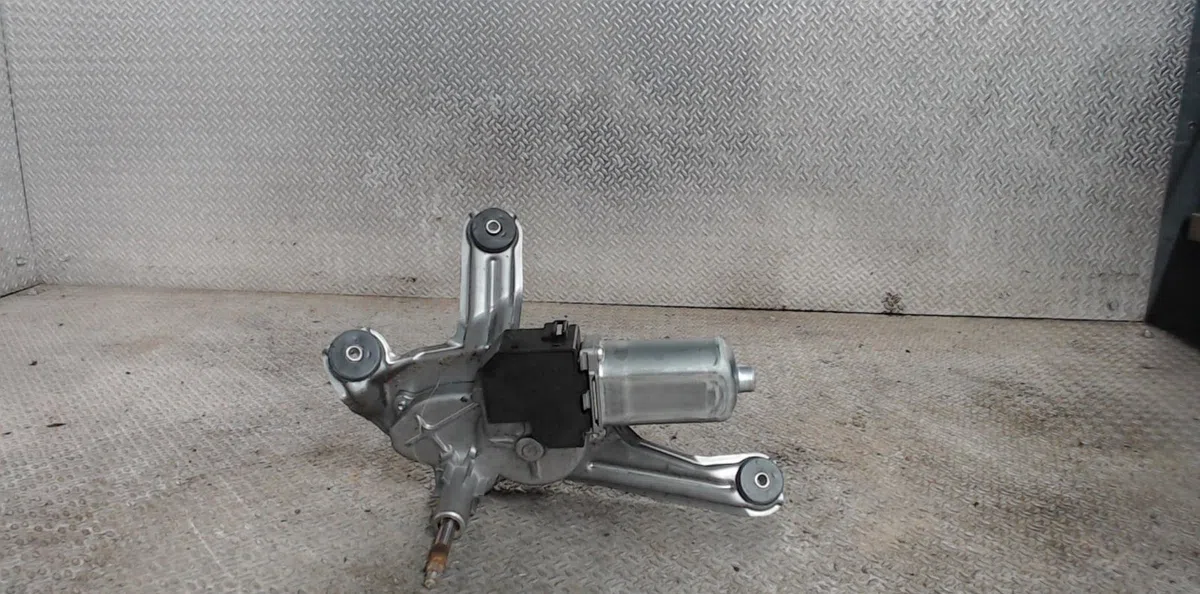 Moteur essuie-glace ar gauche TOYOTA AVENSIS 2  AVENSIS 2 PHASE 2 BREAK occasion