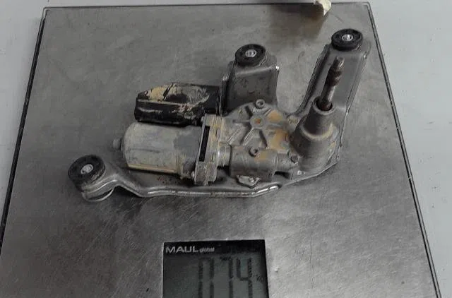 Moteur essuie-glace ar gauche Toyota VERSO (_R2_) 1.6 d4-d (war20_) (2013-2018) occasion