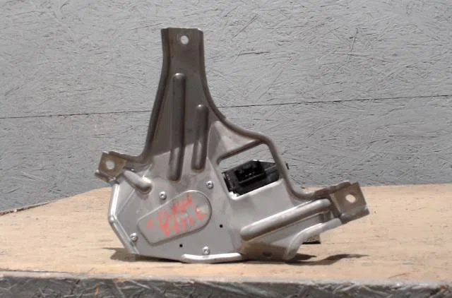Moteur essuie-glace ar gauche TOYOTA YARIS 3  YARIS 3 PHASE 3 occasion
