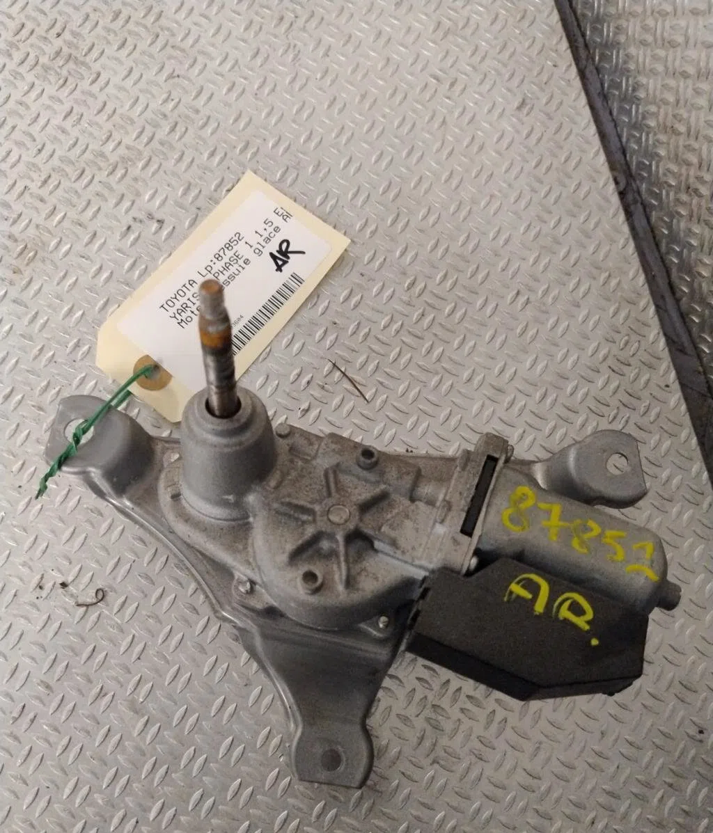 Moteur essuie-glace ar gauche Toyota YARIS (_P13_) 1.5 hybrid (nhp130_) (2012) occasion