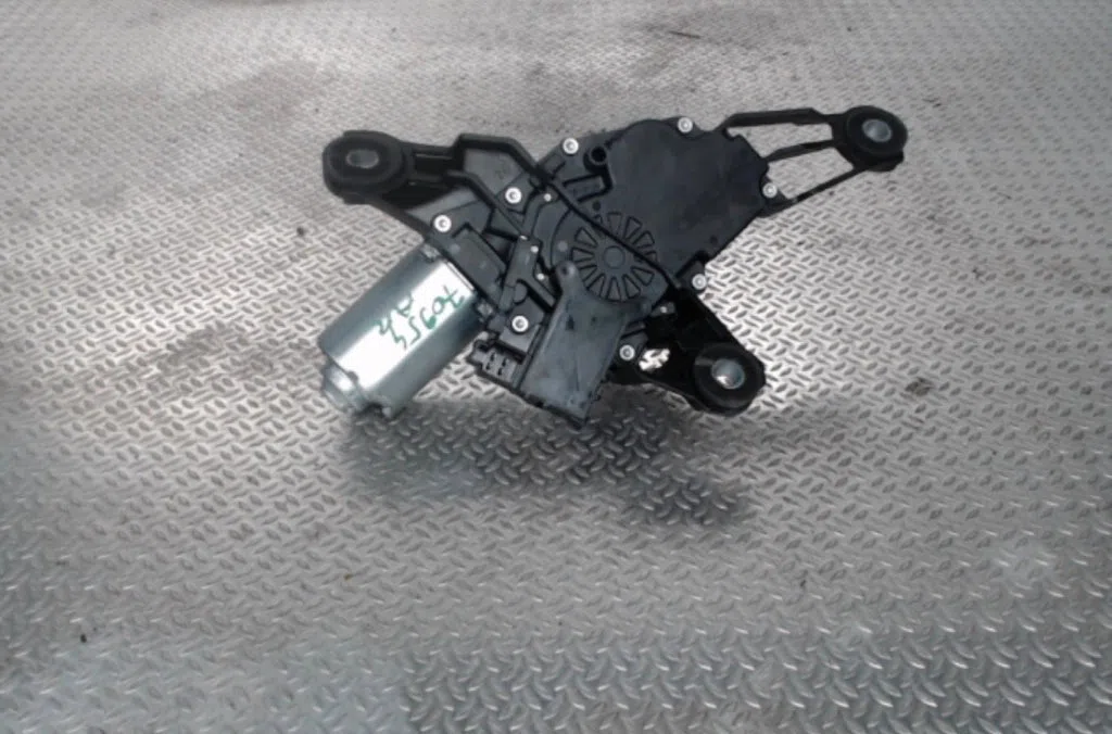 Moteur essuie-glace ar gauche Toyota YARIS (_P9_) 1.0 vvt-i (ksp90_) (2005-2011) 5 portes occasion