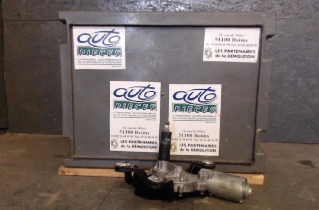Moteur essuie-glace ar gauche VOLKSWAGEN GOLF 6  GOLF 6 occasion