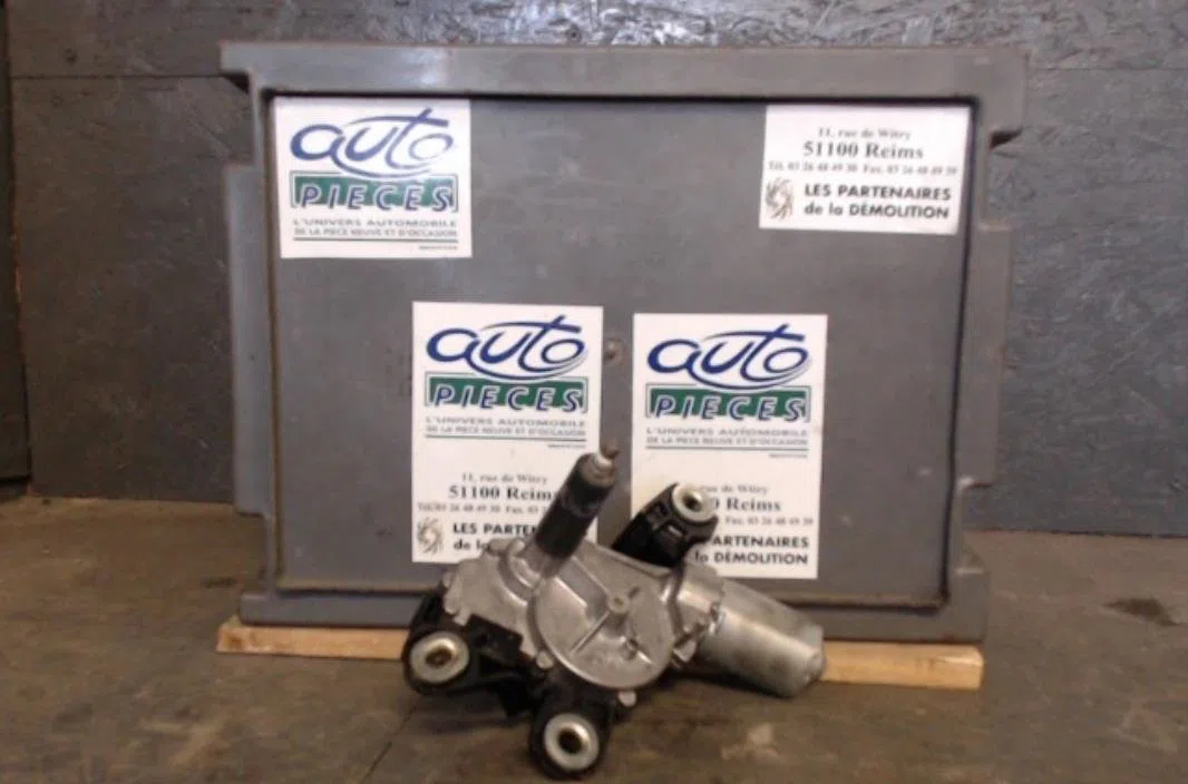 Moteur essuie-glace ar gauche VOLKSWAGEN GOLF 6  GOLF 6 occasion