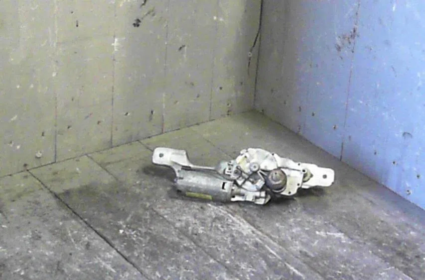 Moteur essuie-glace ar gauche Volkswagen GOLF III (1H1) 1.9 tdi (1993-1997) occasion