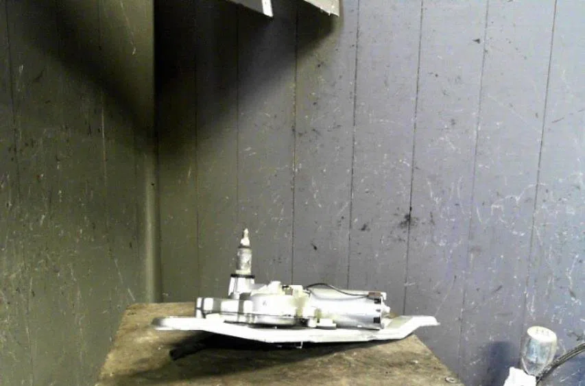Moteur essuie-glace ar gauche VOLKSWAGEN POLO 3  POLO 3 PHASE 1 occasion
