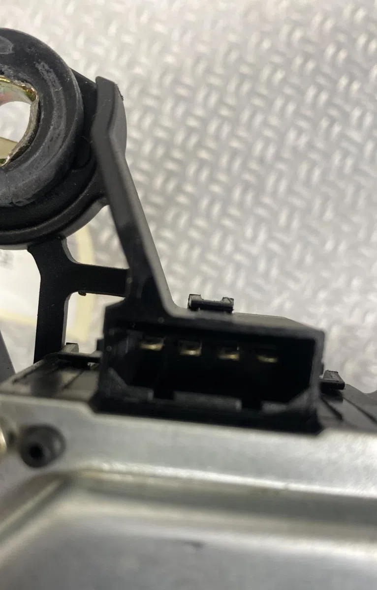 Moteur essuie-glace ar gauche VOLKSWAGEN POLO 4  POLO 4 PHASE 1 occasion