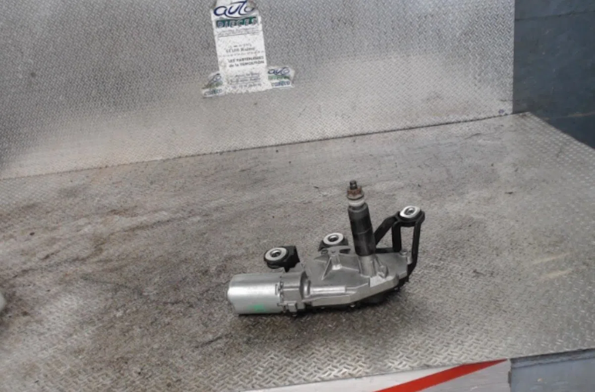 Moteur essuie-glace ar gauche VOLKSWAGEN POLO 4  POLO 4 PHASE 2 occasion