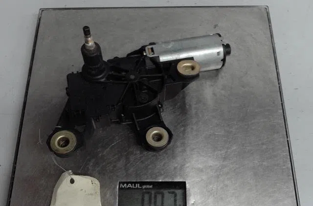 Moteur essuie-glace ar gauche Volkswagen POLO (6N2) 1.4 (1999-2001) 5 portes occasion