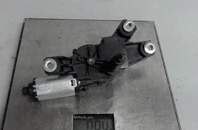 Moteur essuie-glace ar gauche Volkswagen SCIROCCO III (137, 138) 2.0 tdi (2010-2017) occasion