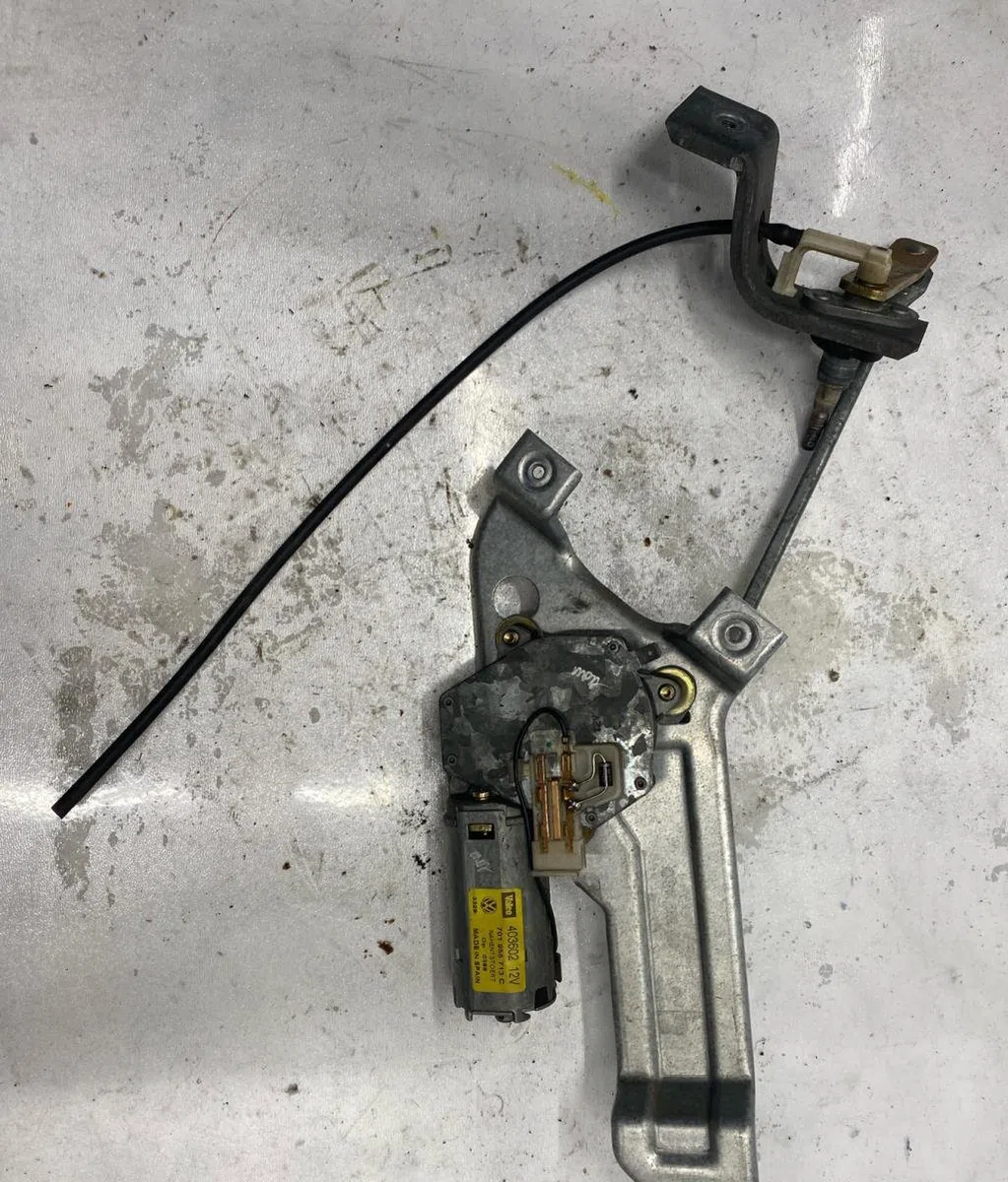Moteur essuie-glace ar gauche VOLKSWAGEN TRANSPORTER 4 PHASE 1 occasion