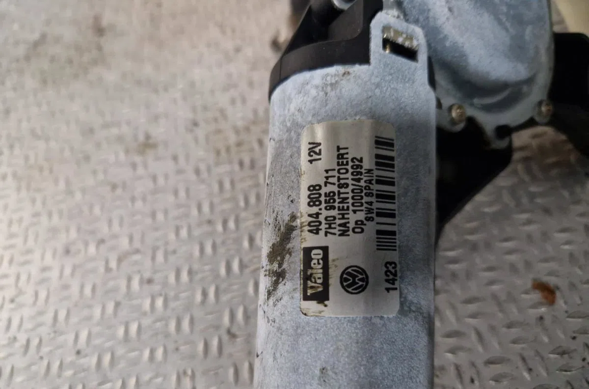 Moteur essuie-glace ar gauche VOLKSWAGEN TRANSPORTER 5 PHASE 1 occasion