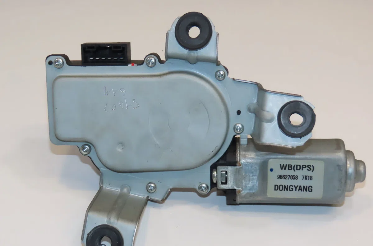 Moteur essuie-glace arrière Chevrolet CAPTIVA (C100, C140) 2.0 d 4wd (2006-2009) occasion