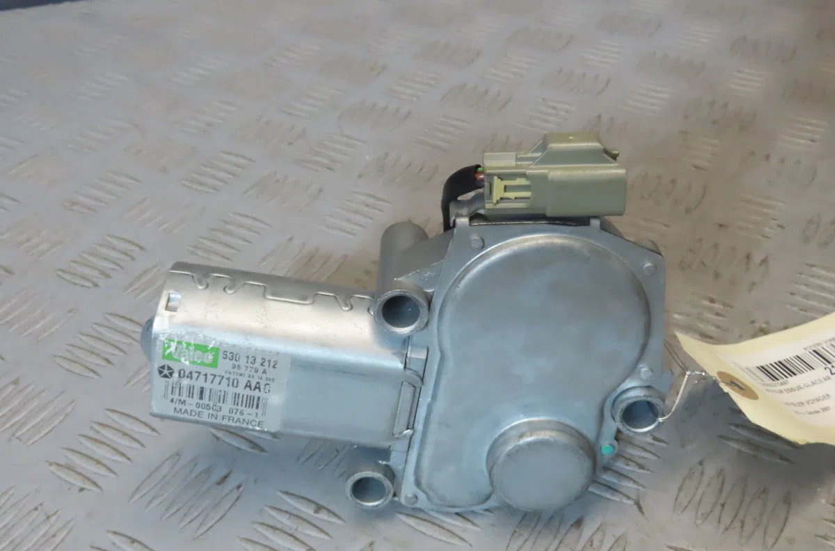 Moteur essuie-glace arrière CHRYSLER VOYAGER 2001 occasion