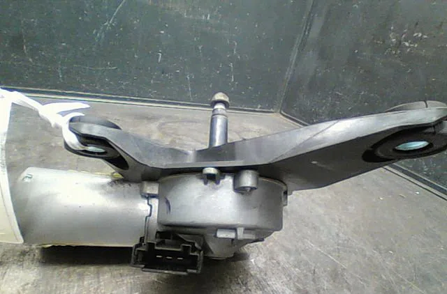 Moteur essuie-glace arrière Chrysler VOYAGER IV (RG, RS) 2.8 crd (2004-2008) occasion