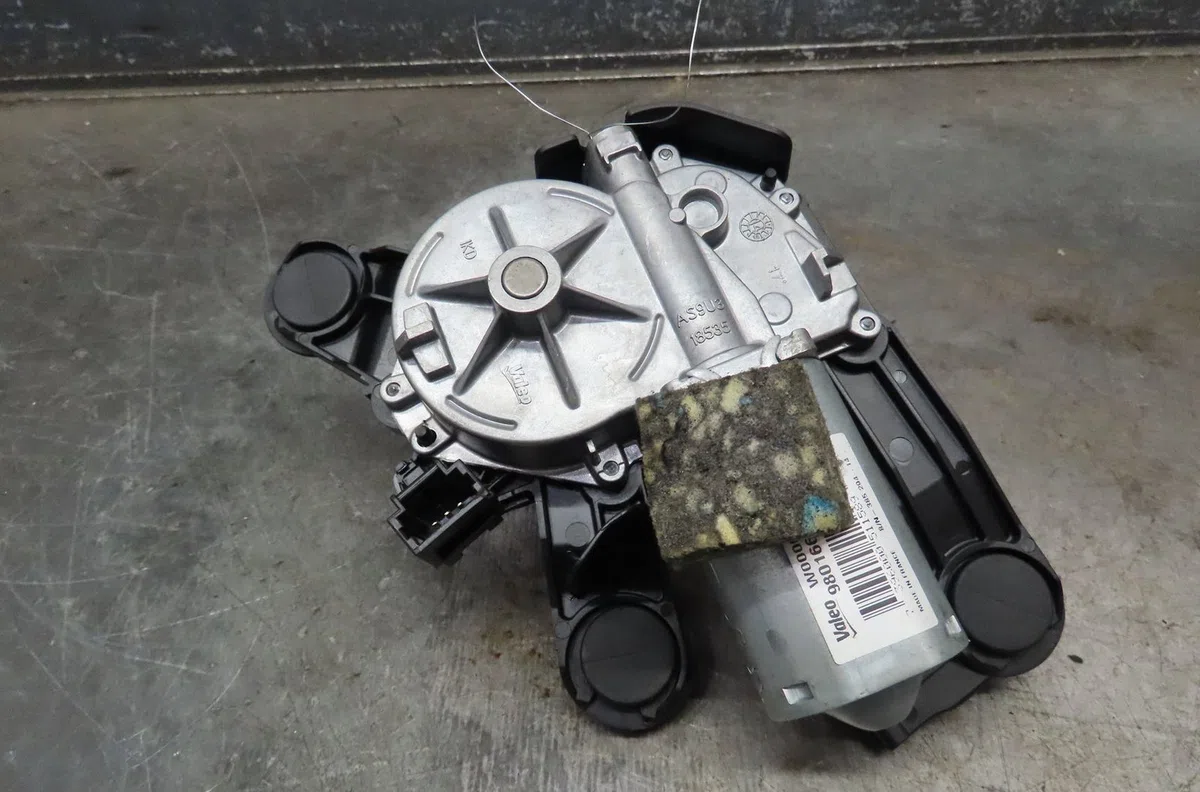 Moteur essuie-glace arrière Citroën C4 CACTUS 1.6 bluehdi 100 (2014) occasion