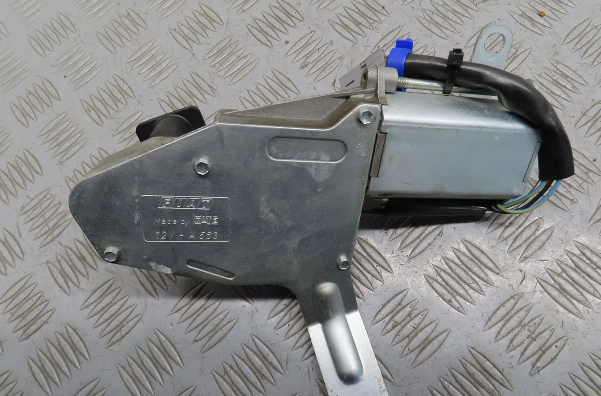 Moteur essuie-glace arrière Fiat PANDA (141_) 900 (1992-1996) occasion