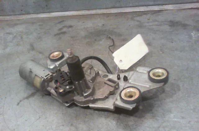 Moteur essuie-glace arrière FORD FOCUS 1999 occasion