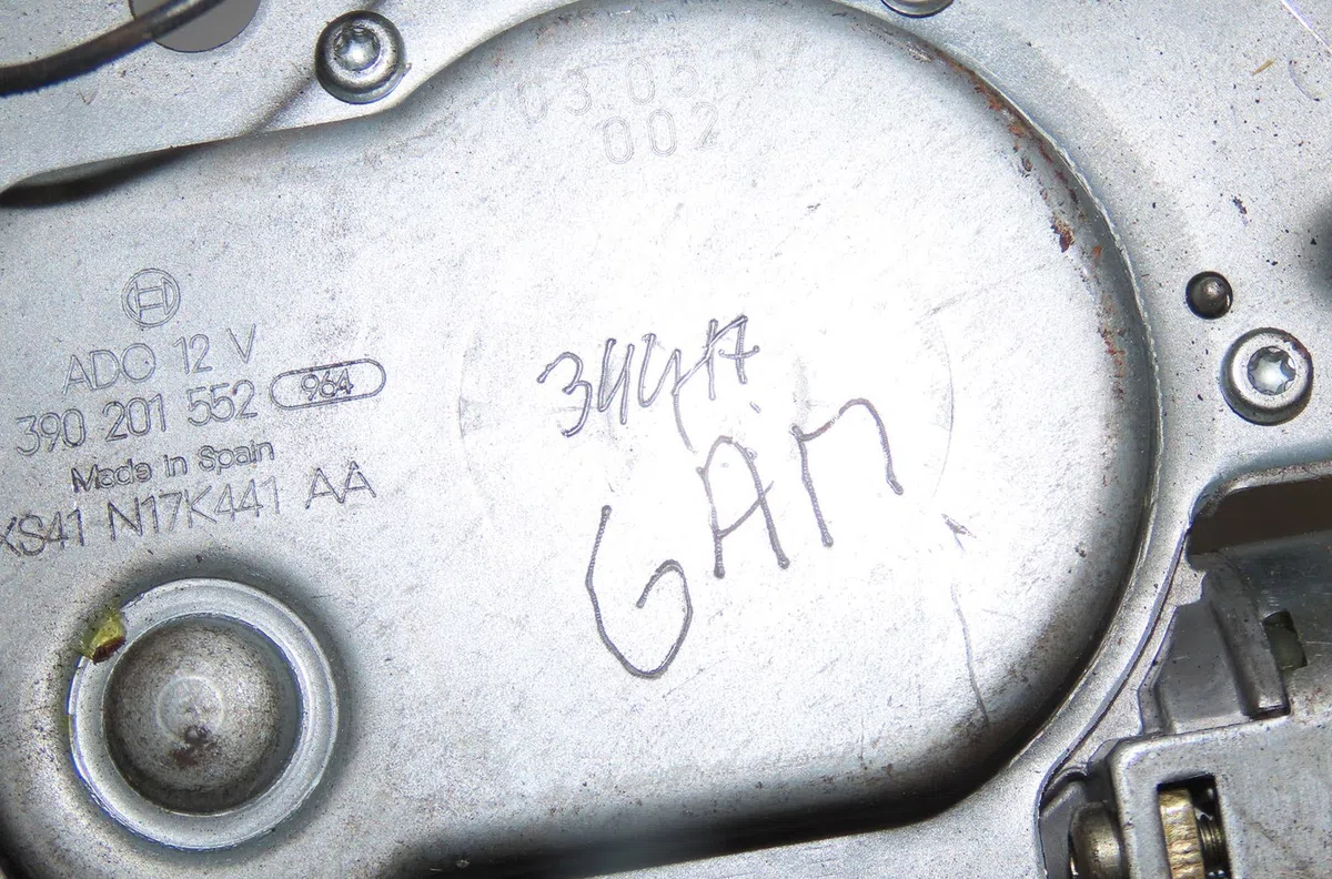 Moteur essuie-glace arrière Ford FOCUS I Clipper (DNW) 1.8 tdci (2001-2004) occasion