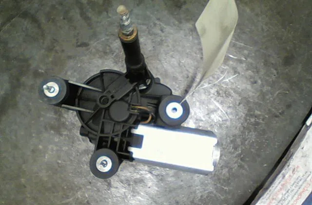 Moteur essuie-glace arrière Ford KA (RU8) 1.3 tdci (2008-2016) occasion