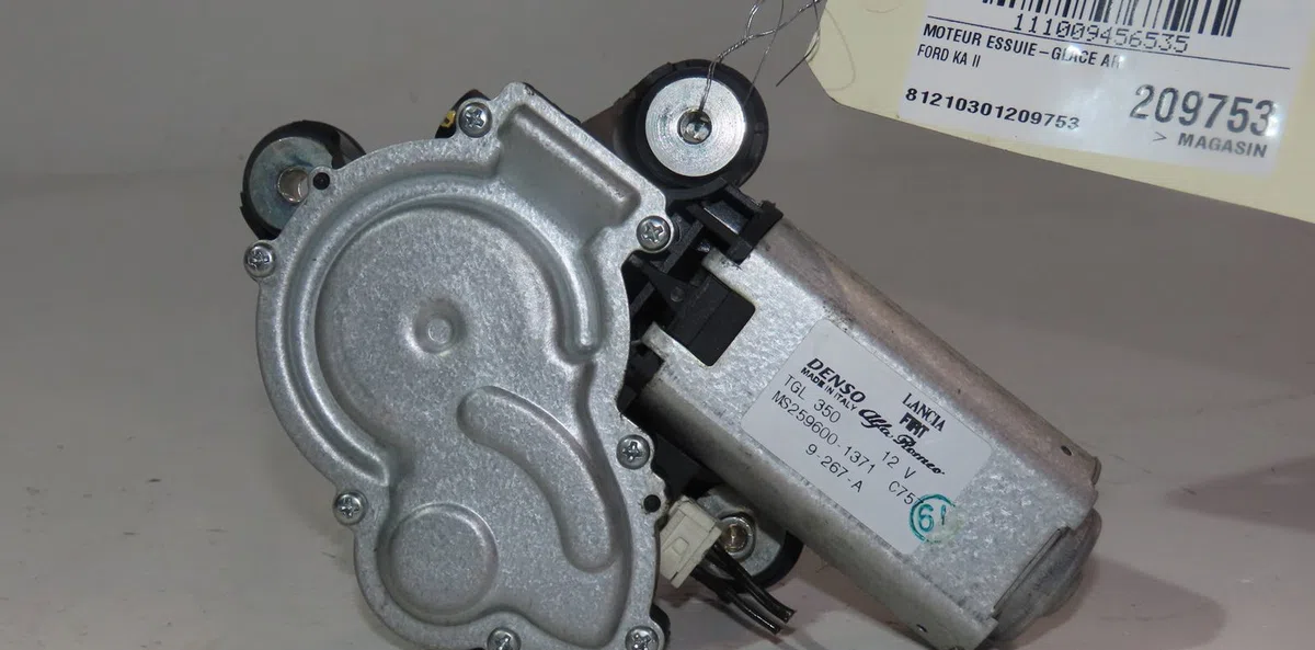 Moteur essuie-glace arrière Ford KA (RU8) 1.3 tdci (2008-2016) occasion