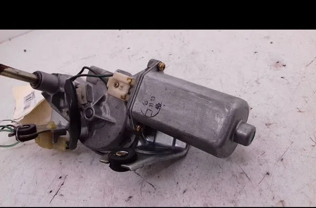 Moteur essuie-glace arrière Honda CIVIC VI Hatchback (EJ, EK) 1.4 i s (ej9) (1995-2001) occasion