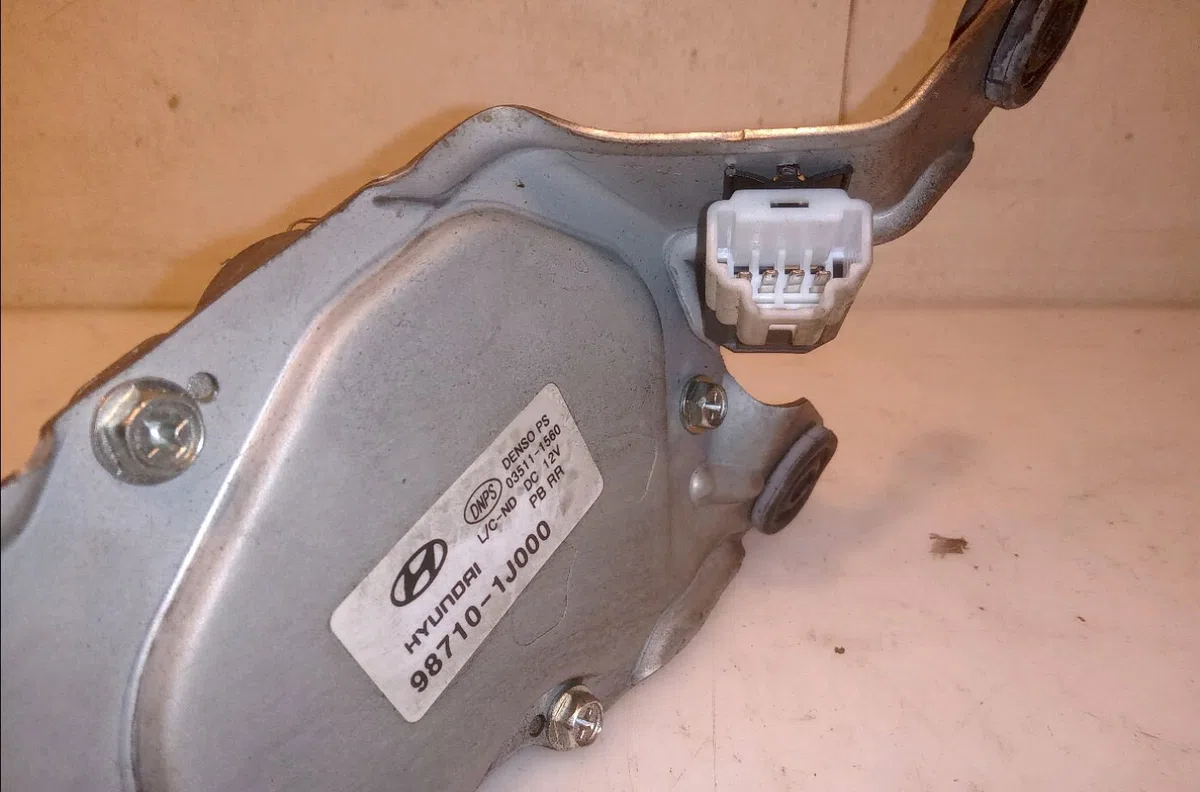 Moteur essuie-glace arrière Hyundai I20 I (PB, PBT) 1.4 crdi (2008-2015) occasion