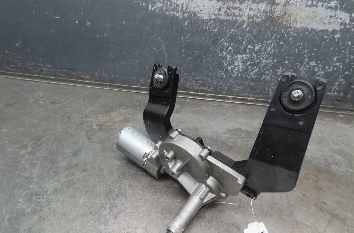 Moteur essuie-glace arrière Kia CEE'D 3-5 portes (ED) 1.6 crdi 115 (2006-2012) occasion