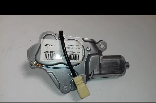 Moteur essuie-glace arrière Mazda 5 (CR19) 2.0 cd (cr19) (2005-2010) occasion