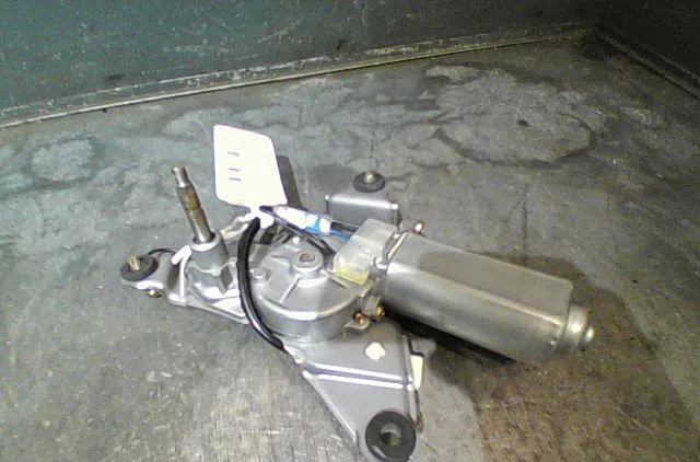 Moteur essuie-glace arrière Mazda 6 Hatchback (GG) 2.0 di (gg14) (2002-2007) occasion