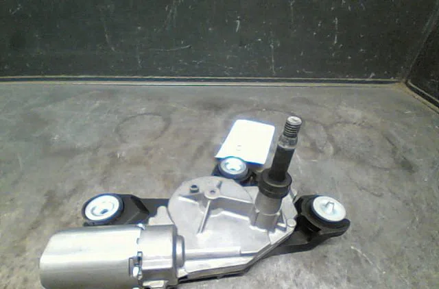Moteur essuie-glace arrière MAZDA MAZDA3 2004 occasion