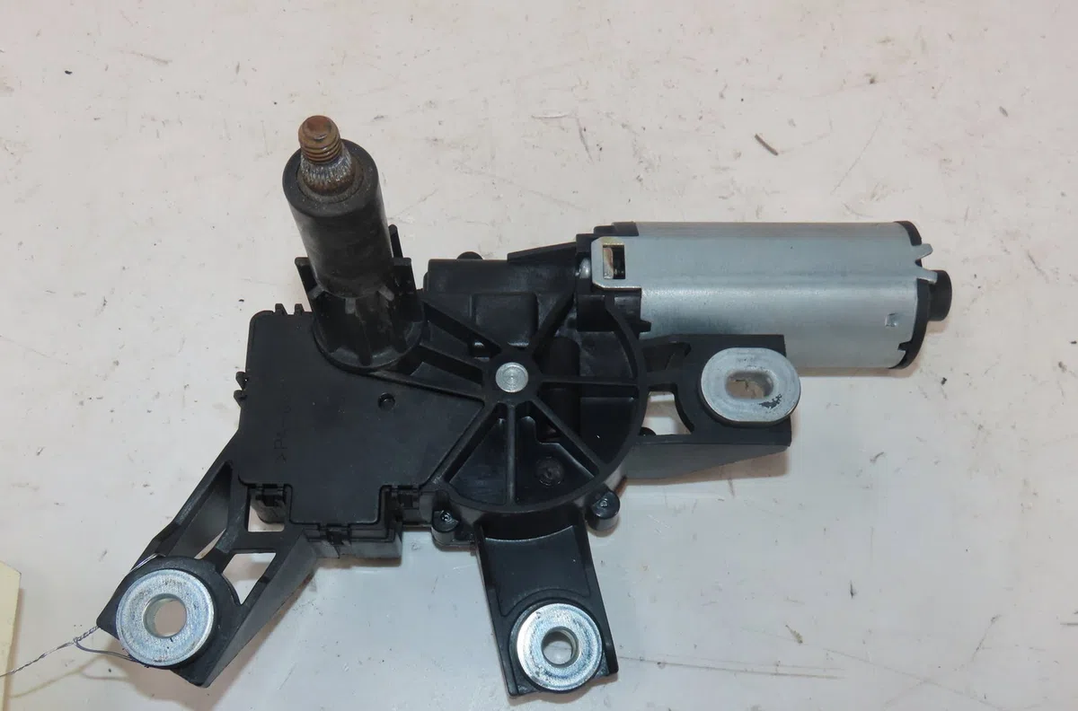 Moteur essuie-glace arrière Mercedes-benz CLASSE A (W168) A 160 (168.033, 168.133) (1997-2004) occasion