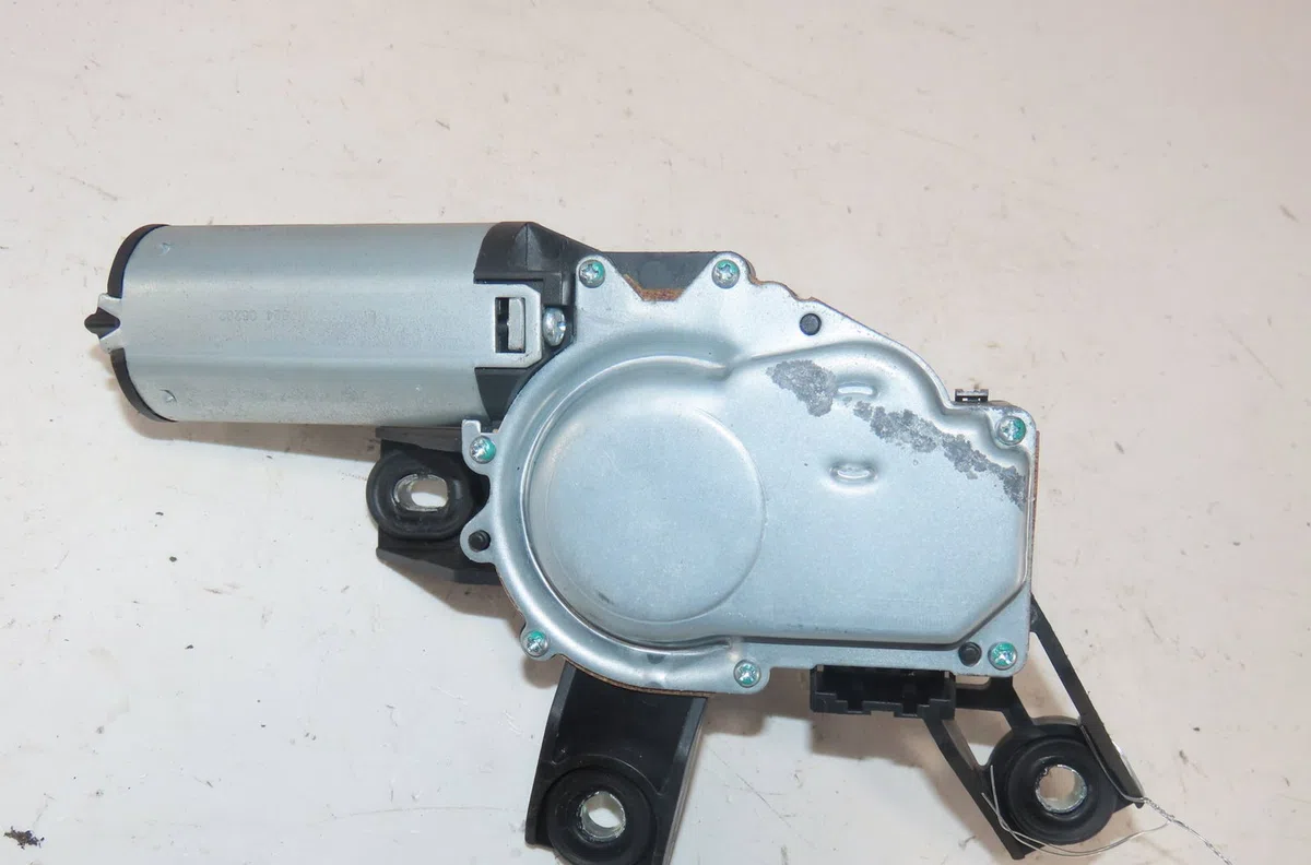 Moteur essuie-glace arrière Mercedes-benz CLASSE A (W168) A 160 (168.033, 168.133) (1997-2004) occasion