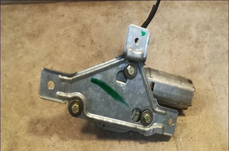 Moteur essuie-glace arrière Nissan MICRA II (K11) 1.3 i 16v (1992-2000) occasion